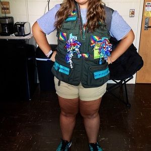 🎉 Mossimo Mid Rise Khaki Shorts!